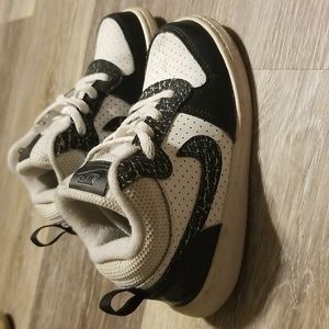 Black and white Nikes for kids